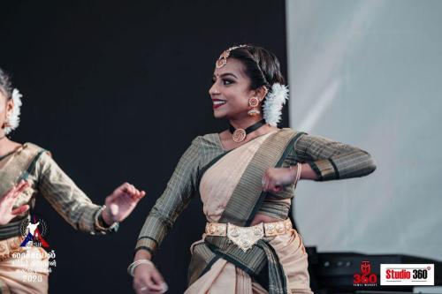 Studio 360 La-Chapel pongal Sony-361